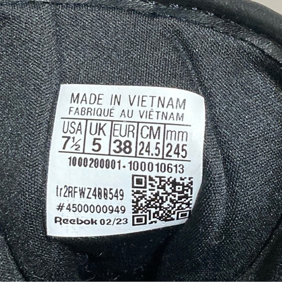 Reebok Black Leather Sneakers with White Soles - Picture 5 of 7